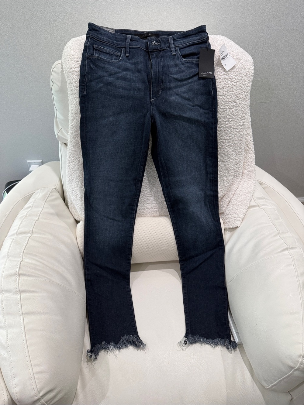Joe's Jeans Women's Dark Blue Frayed Hem Skinny Jeans